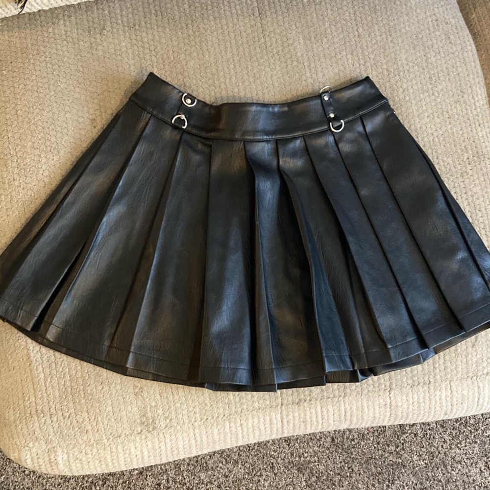 faux leather pleated skirt